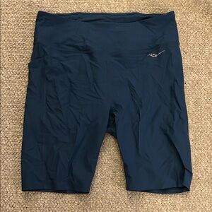 Women's Saucony shorts, women’s extra large
